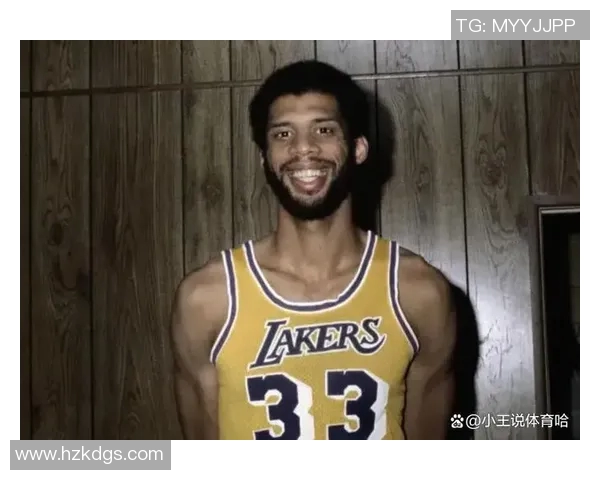 卡里姆阿卜杜尔贾巴尔的婚姻生活揭秘篮球巨星背后的真实故事 卡里姆阿卜杜尔贾巴尔的婚姻生活揭秘篮球巨星背后的真实故事