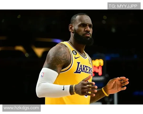 NBA全明星纪念篮球的魅力与历史回顾,见证篮球传奇的辉煌时刻 NBA全明星纪念篮球的魅力与历史回顾,见证篮球传奇的辉煌时刻
